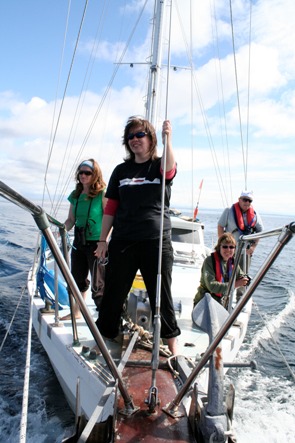 Our marine mammal course combines presentations and discussions on marine mammal biology, ecology and conservation with fieldwork experience onboard Silurian